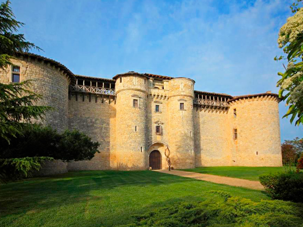 chateau-fort-de-mauriac-gite_de_la_plonde