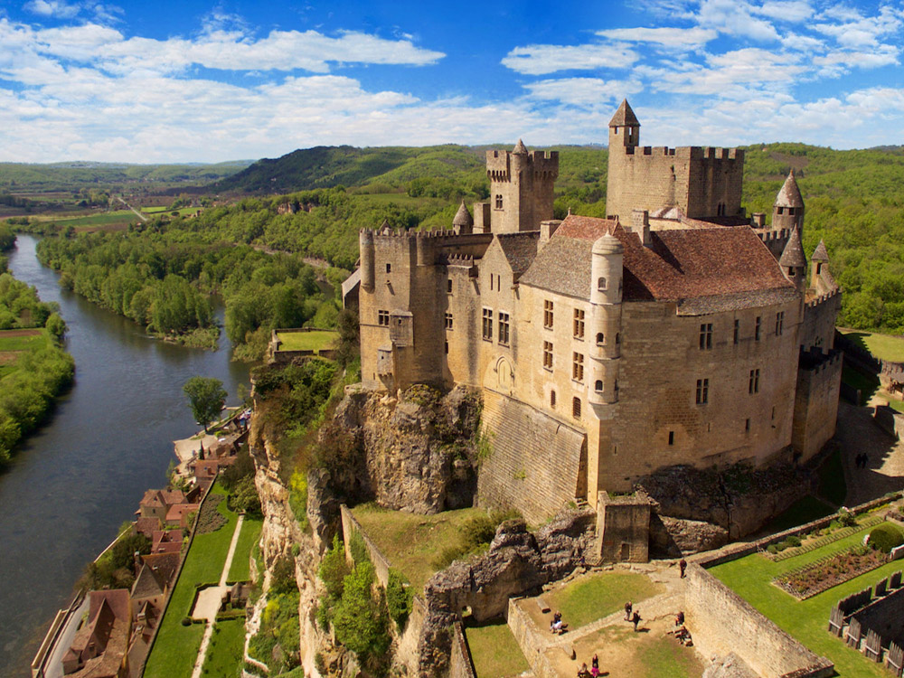 Location weekend Gite de la Plonde séjour vacances au village de Labessière-Candeil Marssac sur Tarn hôte Marie Cécile Bary loue gîte de charme près de Toulouse et Gaillac