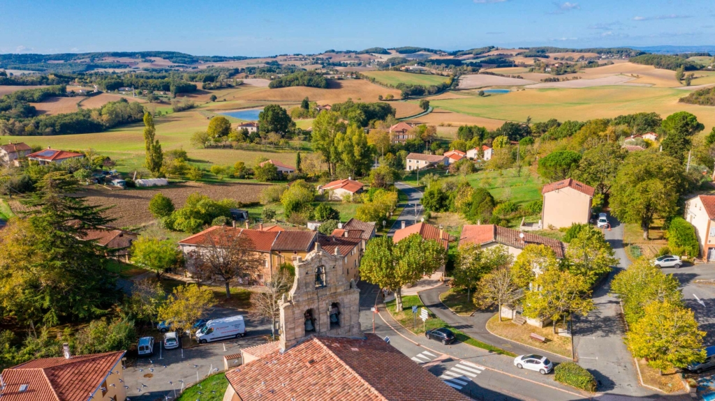 Location weekend Gite de la Plonde séjour vacances au village de Labessière-Candeil Marssac sur Tarn hôte Marie Cécile Bary loue gîte de charme près de Toulouse et Gaillac