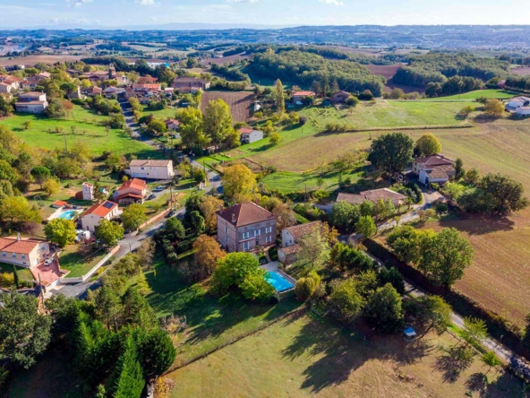 Location weekend Gite de la Plonde séjour vacances au village de Labessière-Candeil Marssac sur Tarn Occitanie louer un gîte de charme près de Toulouse et Albi