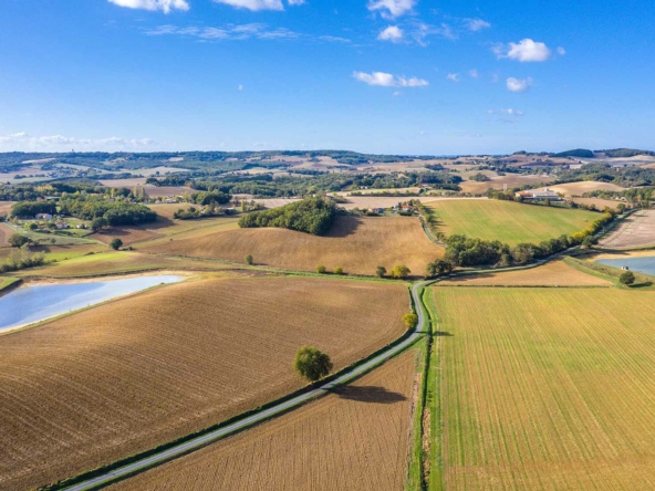 Location weekend Gite de la Plonde séjour vacances au village de Labessière-Candeil Marssac sur Tarn Occitanie louer un gîte de charme près de Toulouse et Albi