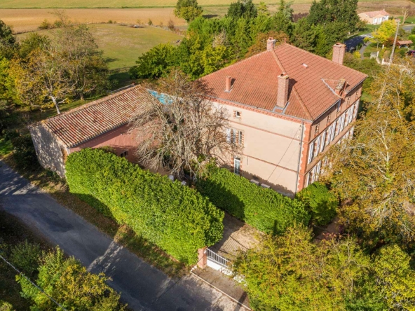 Location weekend Gite de la Plonde séjour vacances au village de Labessière-Candeil Marssac sur Tarn Occitanie louer un gîte de charme près de Toulouse et Albi