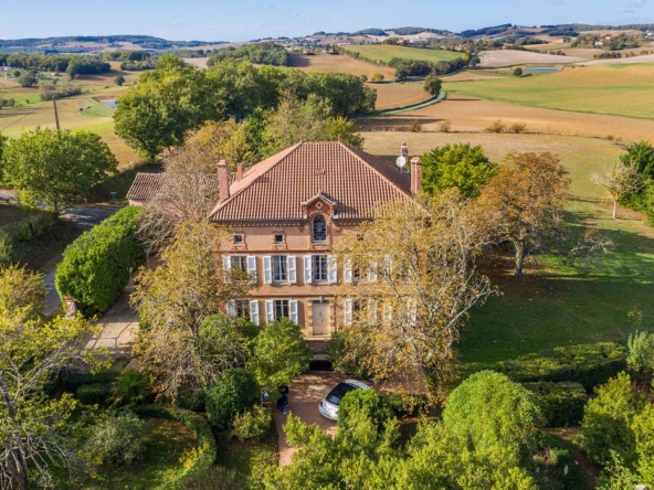 Location weekend Gite de la Plonde séjour vacances au village de Labessière-Candeil Marssac sur Tarn Occitanie louer un gîte de charme près de Toulouse et Albi