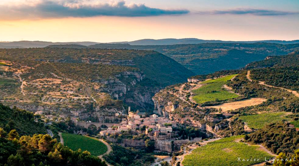 Minerve, cité Cathare : https://www.minervois-caroux.com/fr/decouvrir/nos-villages/minerve.html